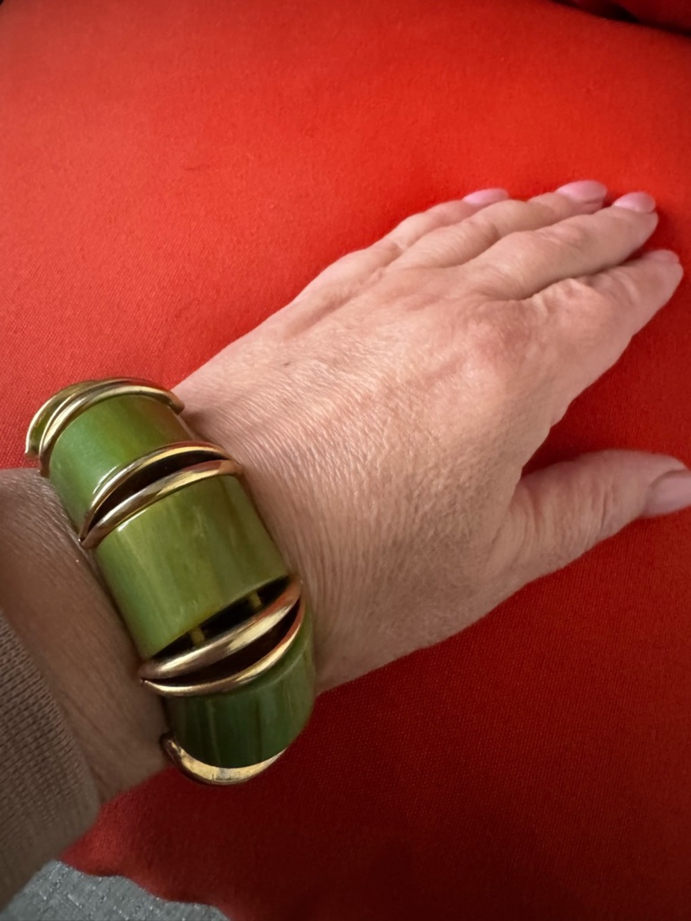 Source Unknown Green Barrel Bead Bracelet with Silver Accents - Picture 7 of 7